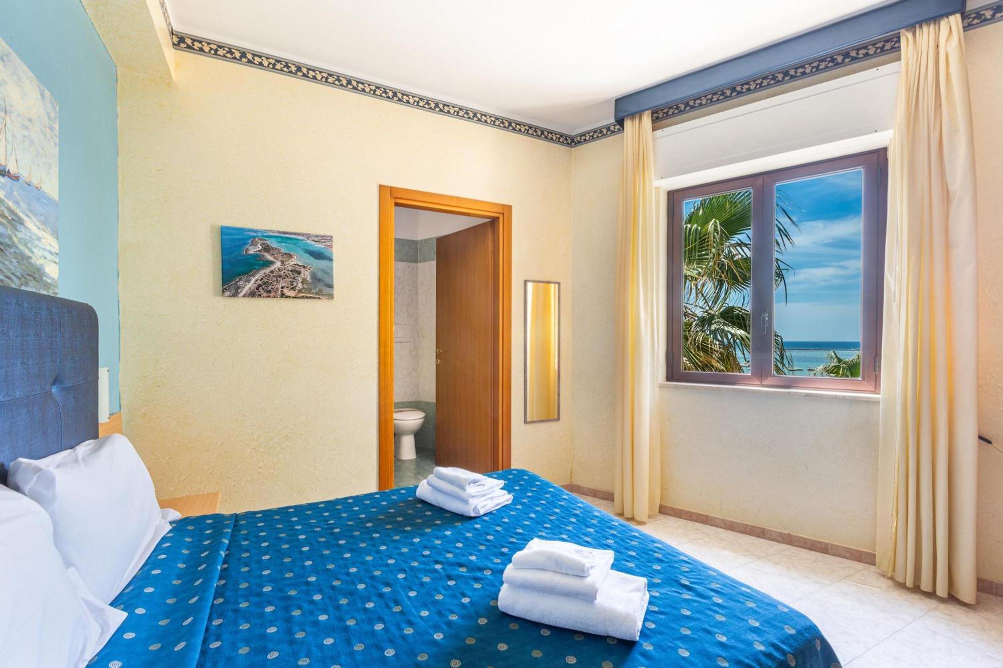 Hotel Il Riccio Порто-Чезарео Екстер'єр фото