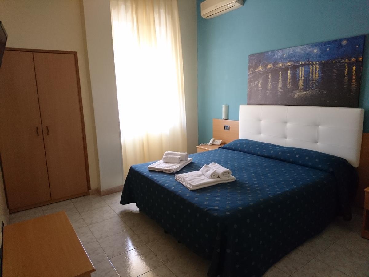 Hotel Il Riccio Порто-Чезарео Екстер'єр фото