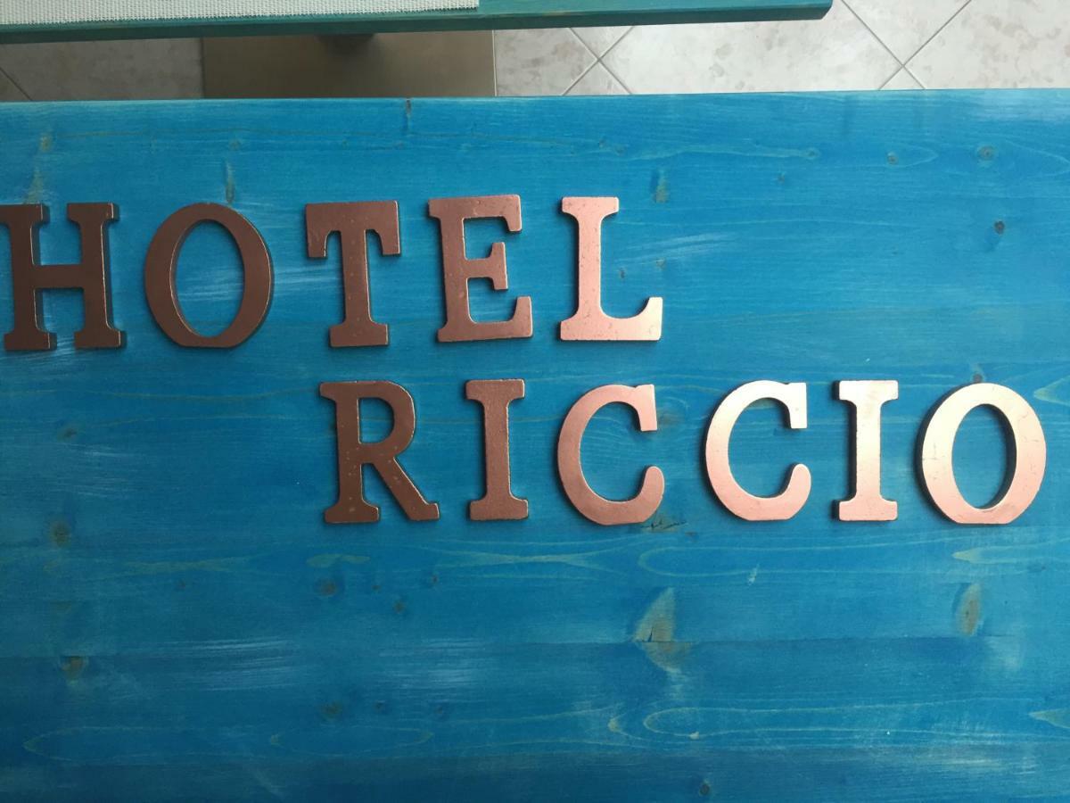 Hotel Il Riccio Порто-Чезарео Екстер'єр фото